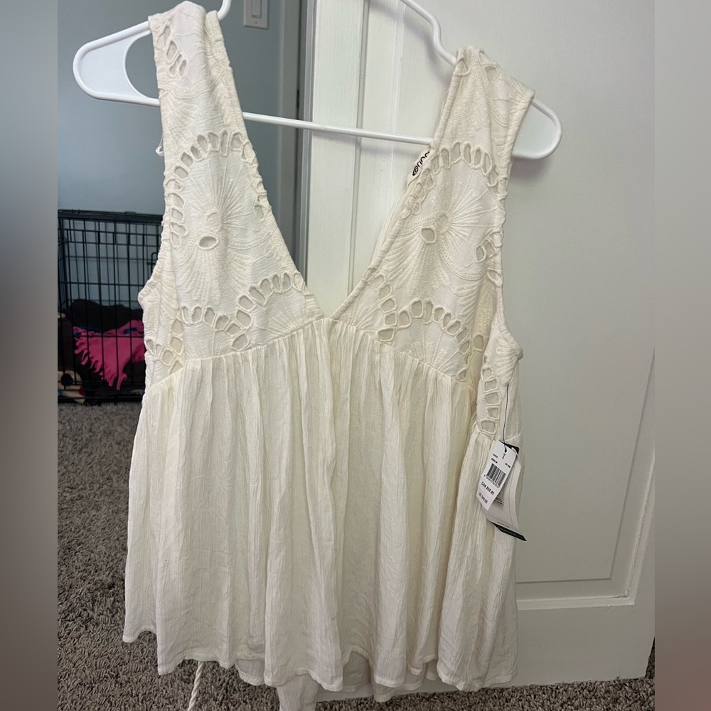 Rip curl size small, white top